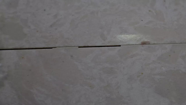 石材翻新時先補膠還是先做防護?